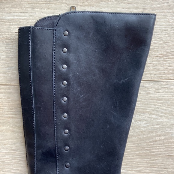 Born tall leather boot with side zip and gun metal studs women’s size 7 - Picture 7 of 16